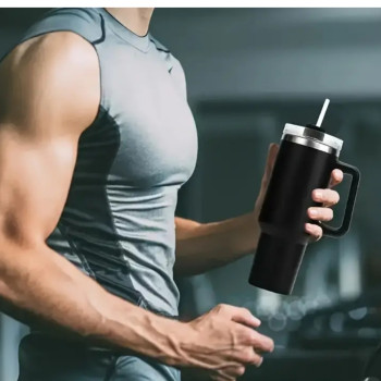 Μαύρο Ανοξείδωτο Ποτήρι με Καλαμάκι και Λαβή