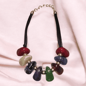 Κολιέ με Πολύχρωμες Πέτρες (Μαύρο Λουράκι)