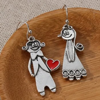 Ασημί Σκουλαρίκια με Σχέδιο Ανθρωπάκια