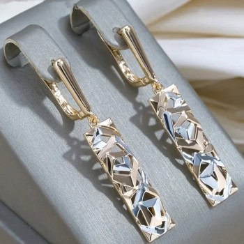 Χρυσά Σκουλαρίκια με Ανάγλυφο Σχέδιο