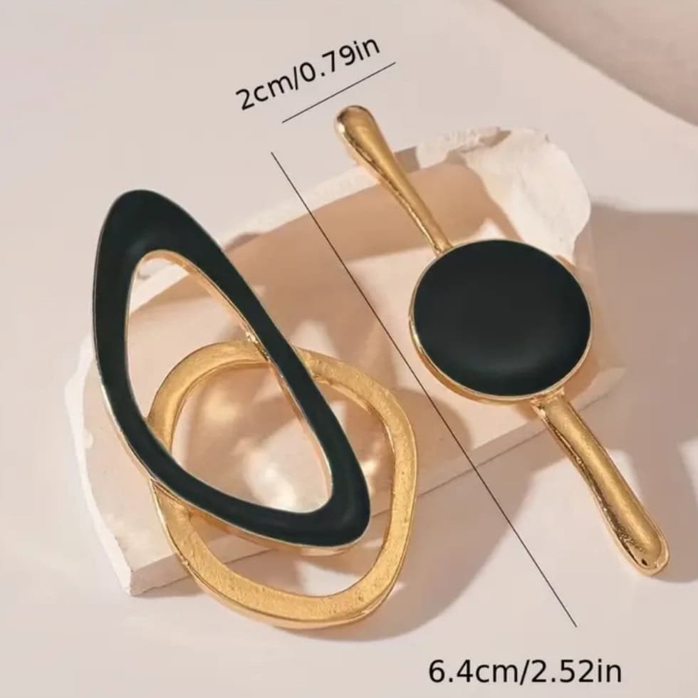 Ατσάλινα Γεωμετρικά Σκουλαρίκια σε Χρυσό Χρώμα με Μαύρες Λεπτομέρειες - Image 3