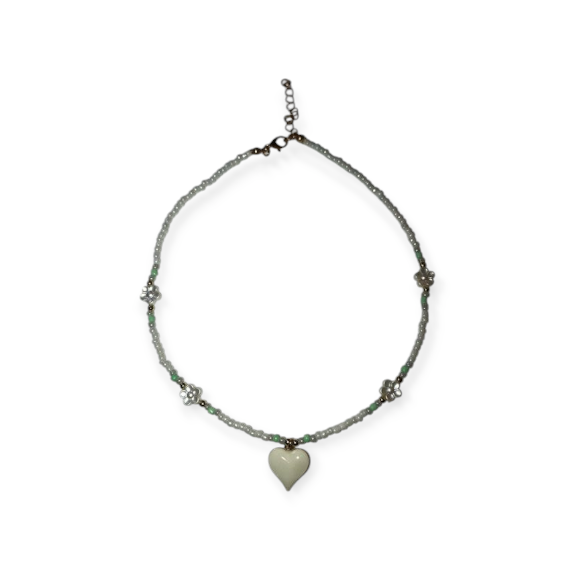 Άσπρο Κολιέ με Πέρλες, Μεγάλη Καρδούλα και Μικρά Λουλουδάκια